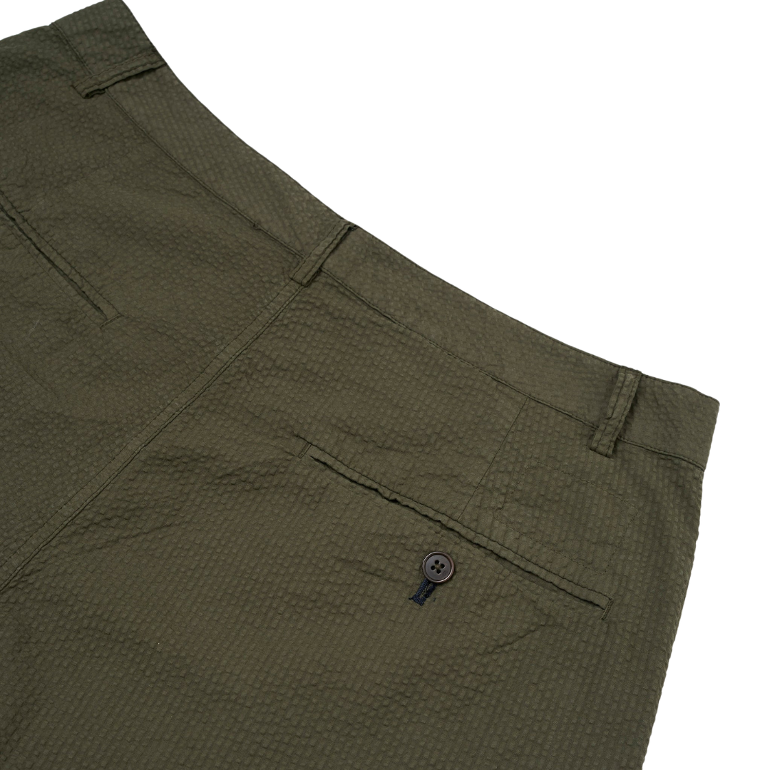 Pantalon chino militaire Universal Works coloris Olive