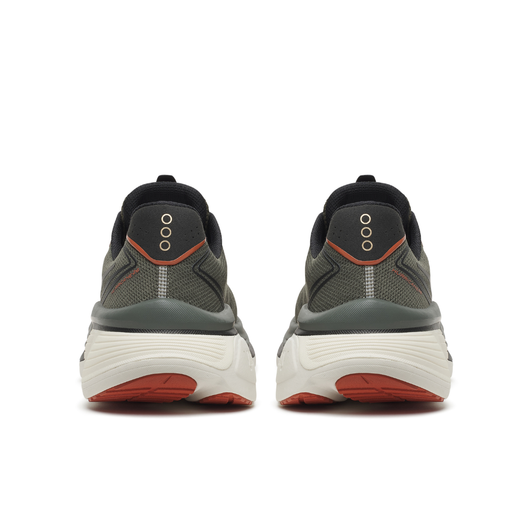 Zapatillas Saucony Hurricane 26 en verde militar/negro