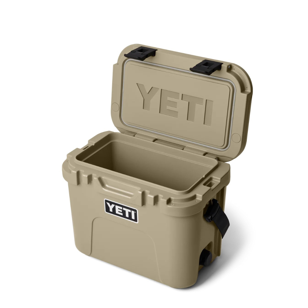 YETI Roadie 15 Cool Box in Tan