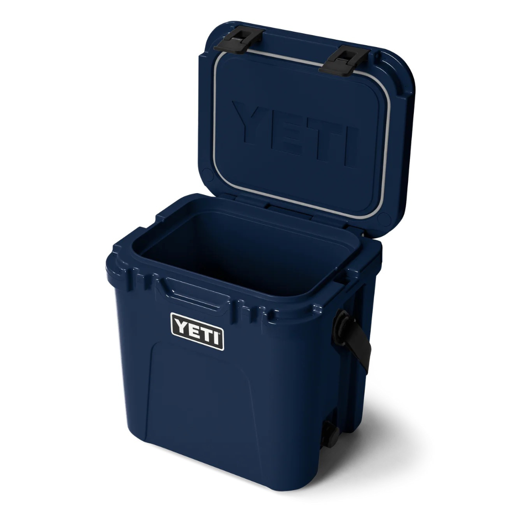 YETI Roadie 24 2.0 Cool Box in Navy