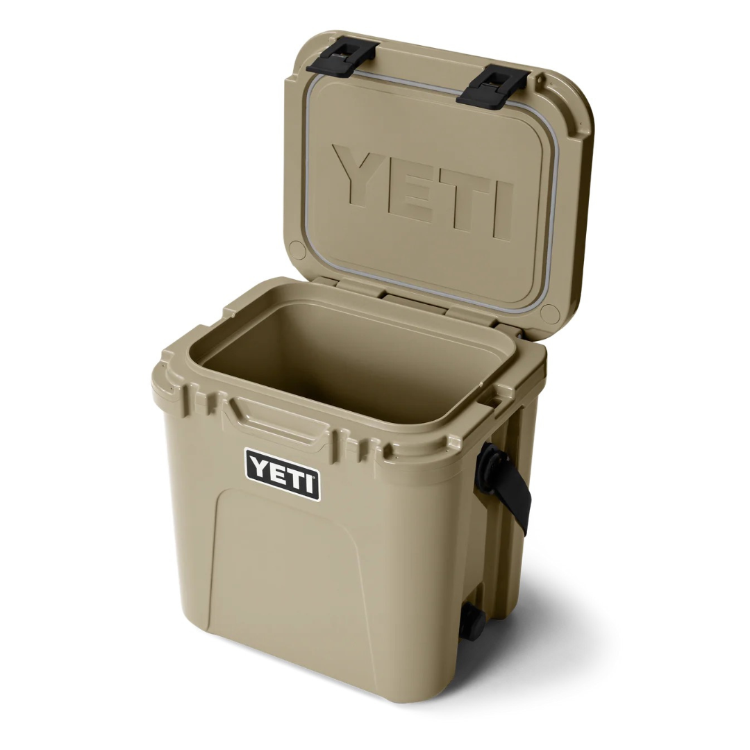 YETI Roadie 24 2.0 Cool Box in Tan