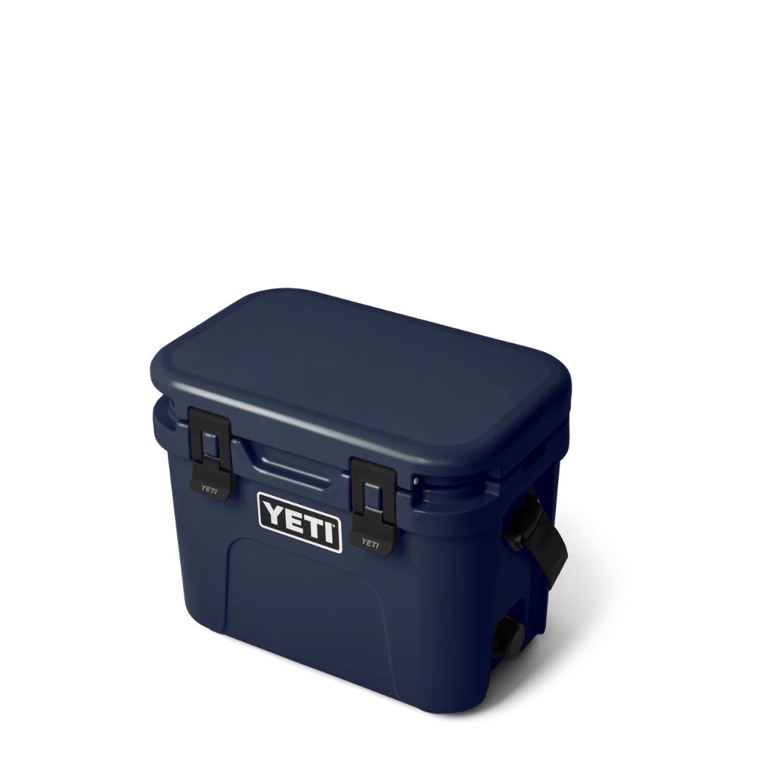 YETI Roadie 15 Cool Box in Navy