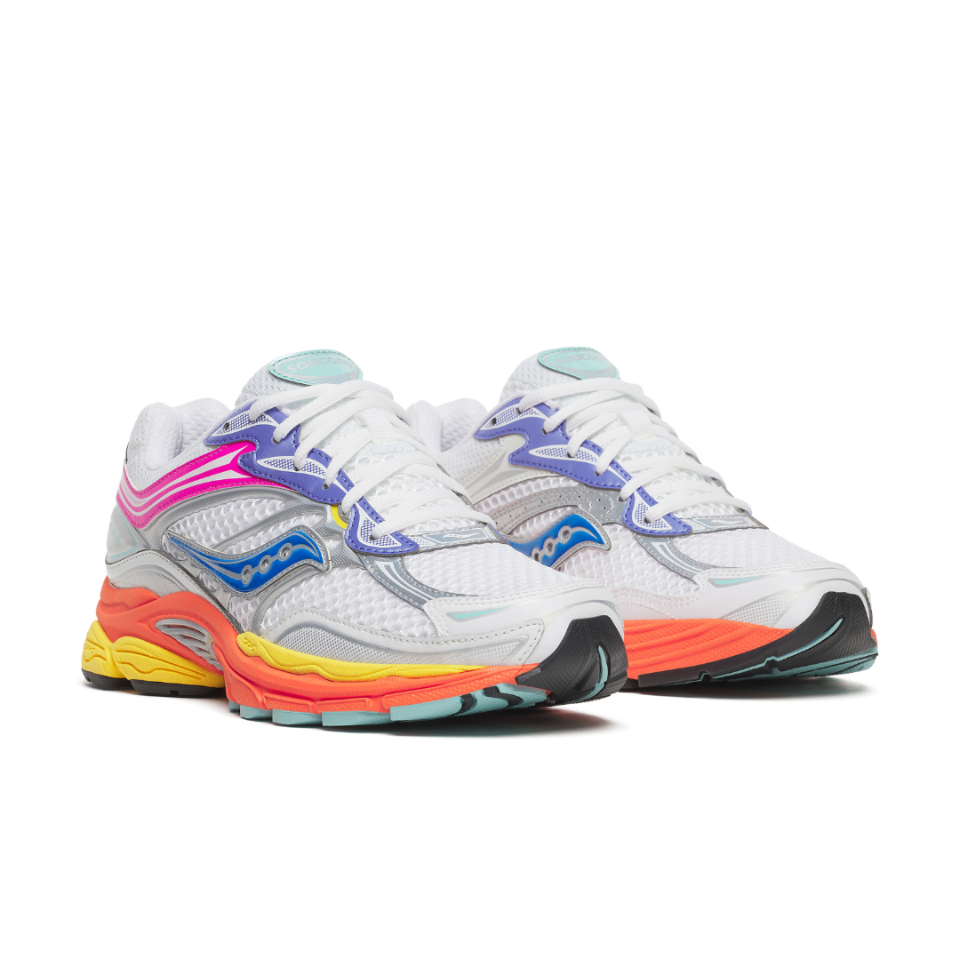 Saucony Progrid Omni 9 Sneaker in White/Multi