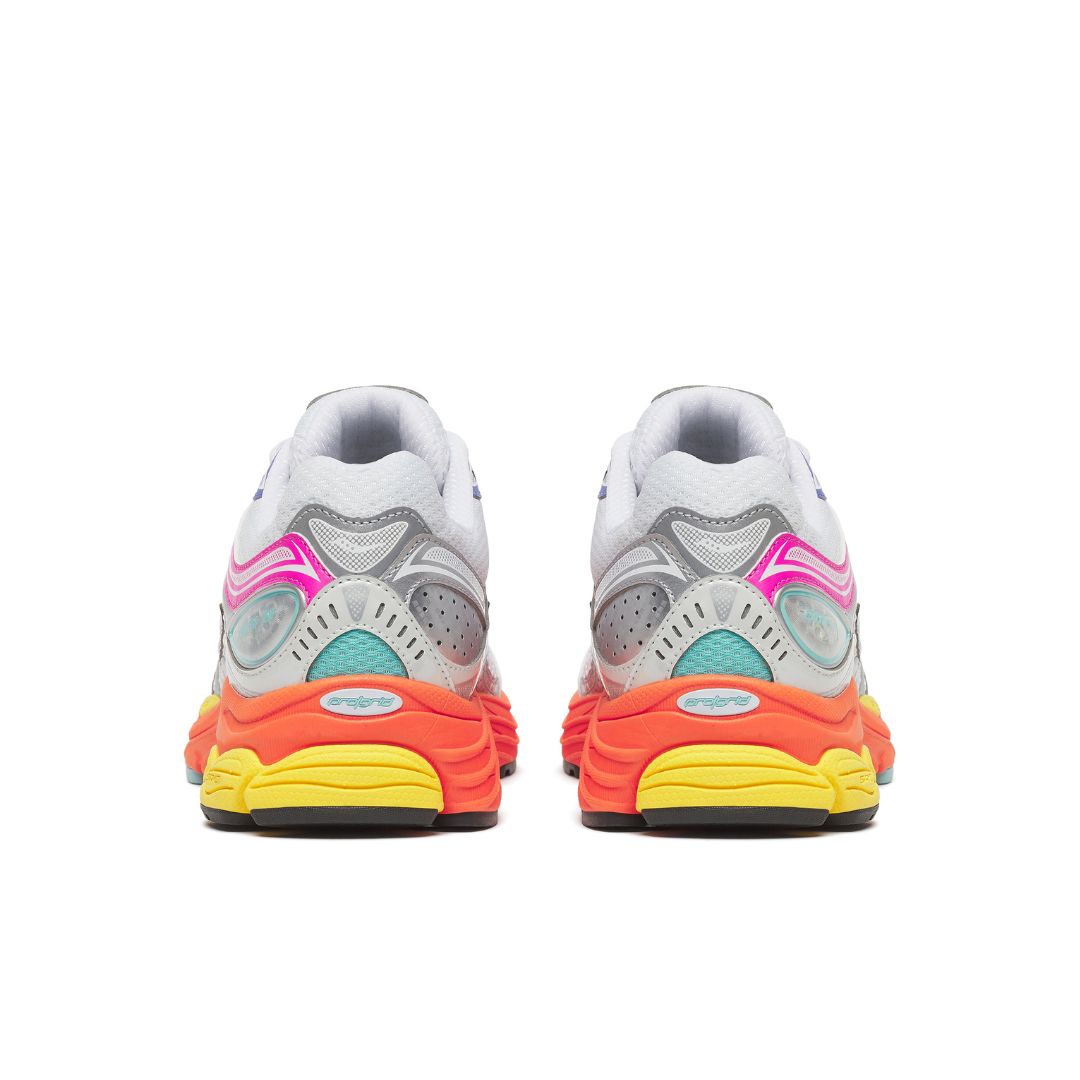 Saucony Progrid Omni 9 Sneaker in White/Multi