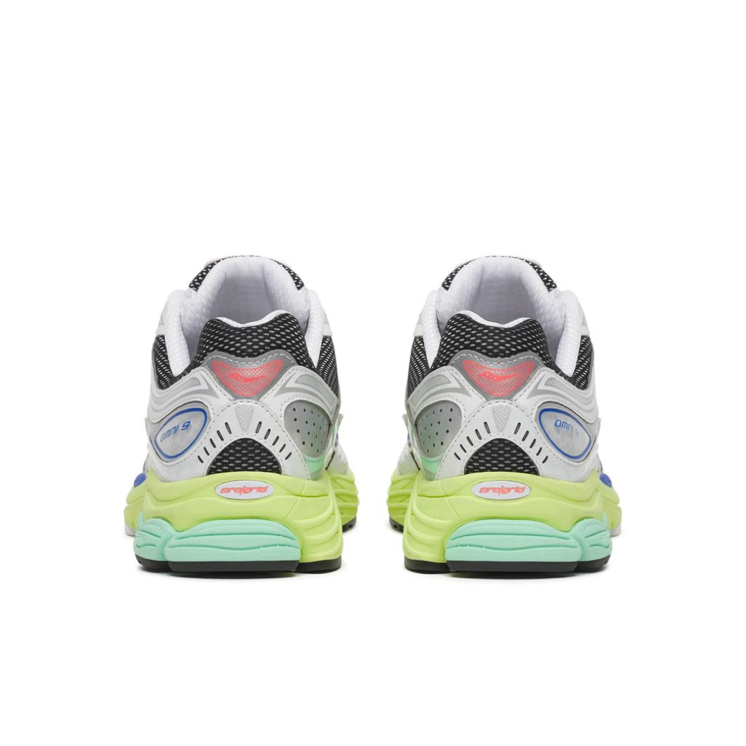 Saucony Progrid Omni 9 Sneaker in White/Tart